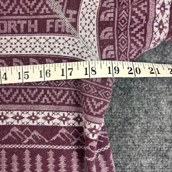 THE NORTH FACE Women’s Nordic Printed Terry Crewneck Sweatshirt Plum/Grey Medium - Picture 4 of 7